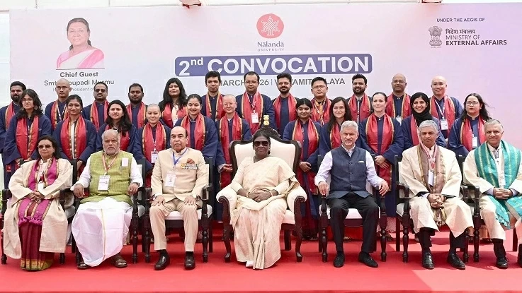 Vietnamese students win Gold medals at Nalanda University, India