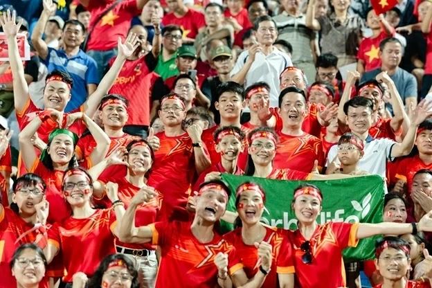 Herbalife Vietnam organised cheering activities for the Vietnam Football Team versus Malaysia in the 2027 Asian Cup qualifiers