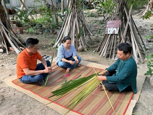 Slowing down in the river region: Nhi Hoa captivates tourists with the simplest things