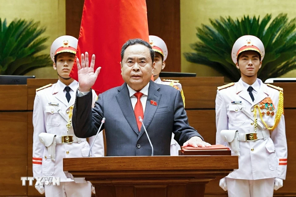 Chủ tịch Quốc hội khóa XVI Trần Thanh Mẫn tuyên thệ nhậm chức.