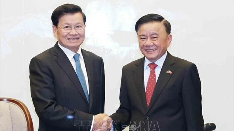 Standing Member of Secretariat Tran Cam Tu's official visit to Laos enhances strategic connectivity, aligns perceptions and actions