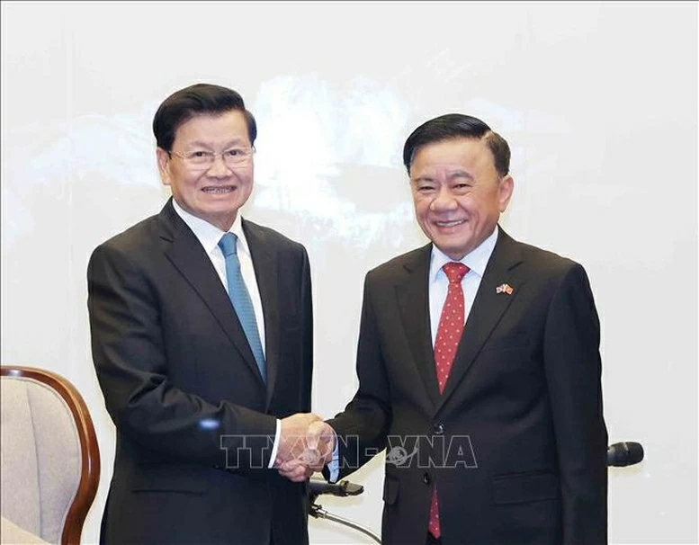 Standing Member of Secretariat Tran Cam Tu's official visit to Laos enhances strategic connectivity, aligns perceptions and actions