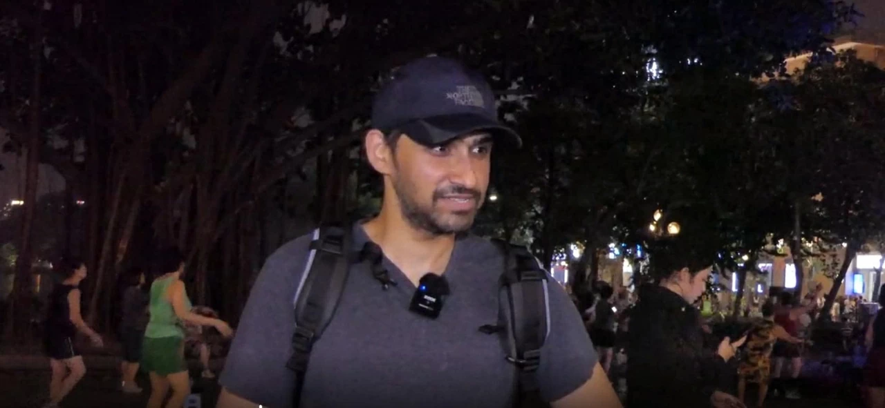 Hanoi's night rhythm in the eyes of international tourists