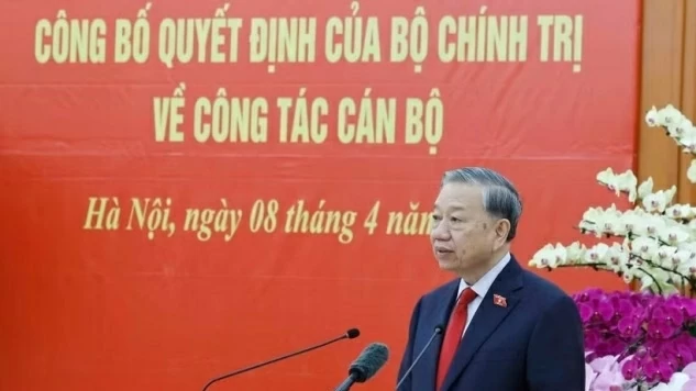 General Secretary To Lam signs regulation on political, ideological work within Party