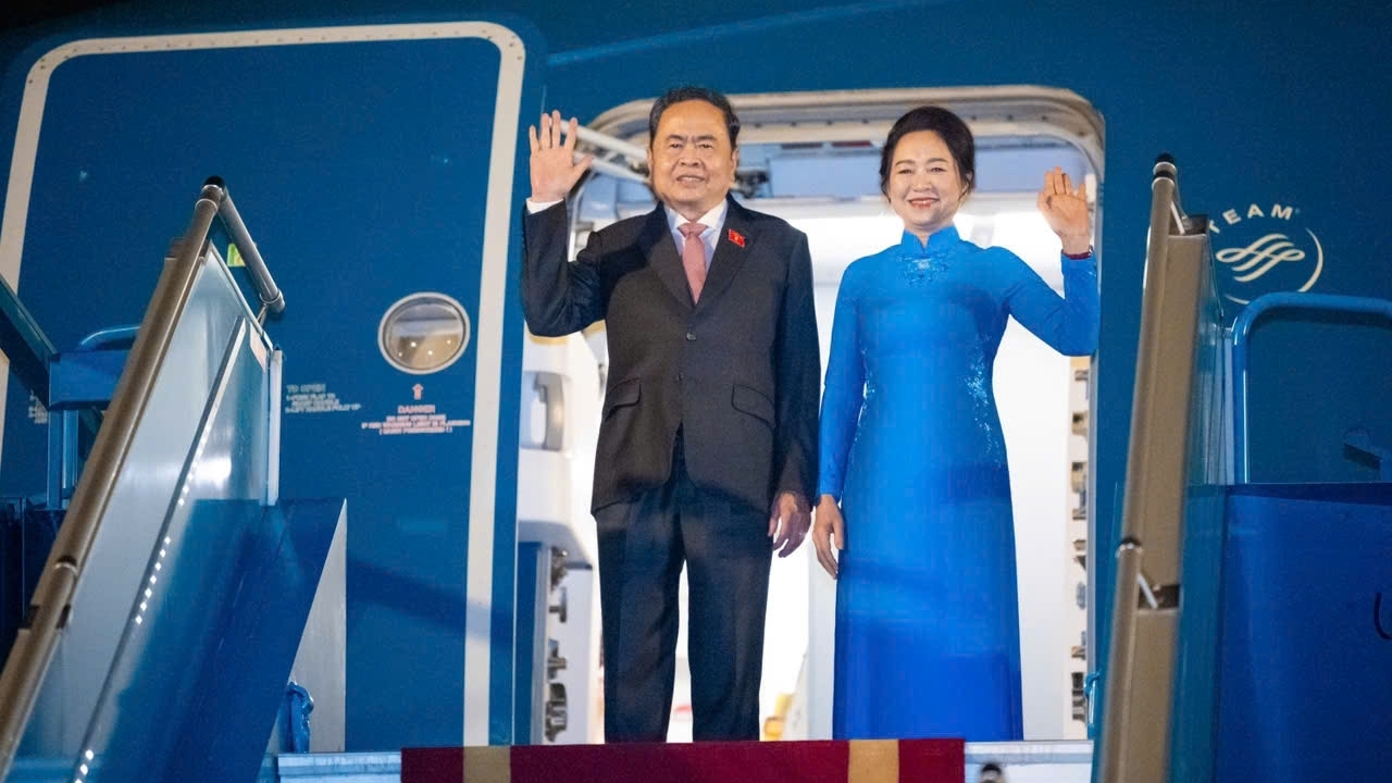 NA Chairman leaves Hanoi for 152nd IPU Assembly in Türkiye, official visit to Italy