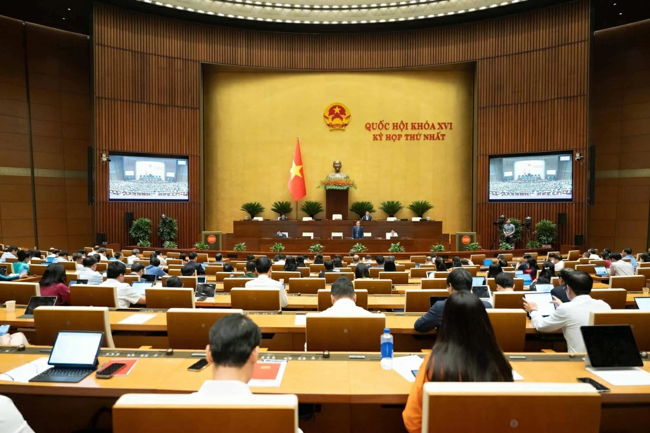 16th National Assembly’s first session: Ensuring benefits for staff at Vietnamese representative missions abroad
