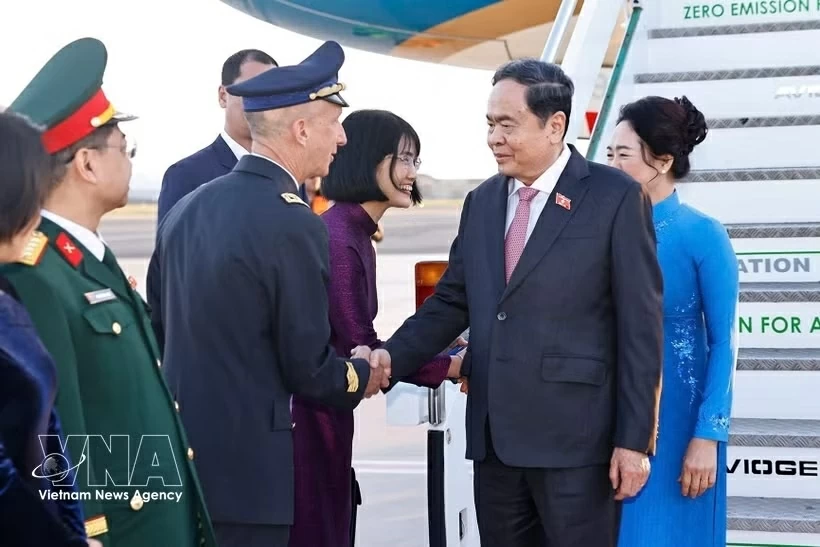 NA Chairman Tran Thanh Man arrives in Rome, beginning official visit to Italy NA Chairman Tran Thanh Man arrives in Rome, beginning official visit to Italy