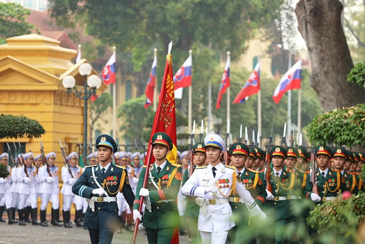 Welcome ceremony held for Slovak Prime Minister Robert Fico in Hanoi Welcome ceremony held for Slovak Prime Minister Robert Fico in Hanoi