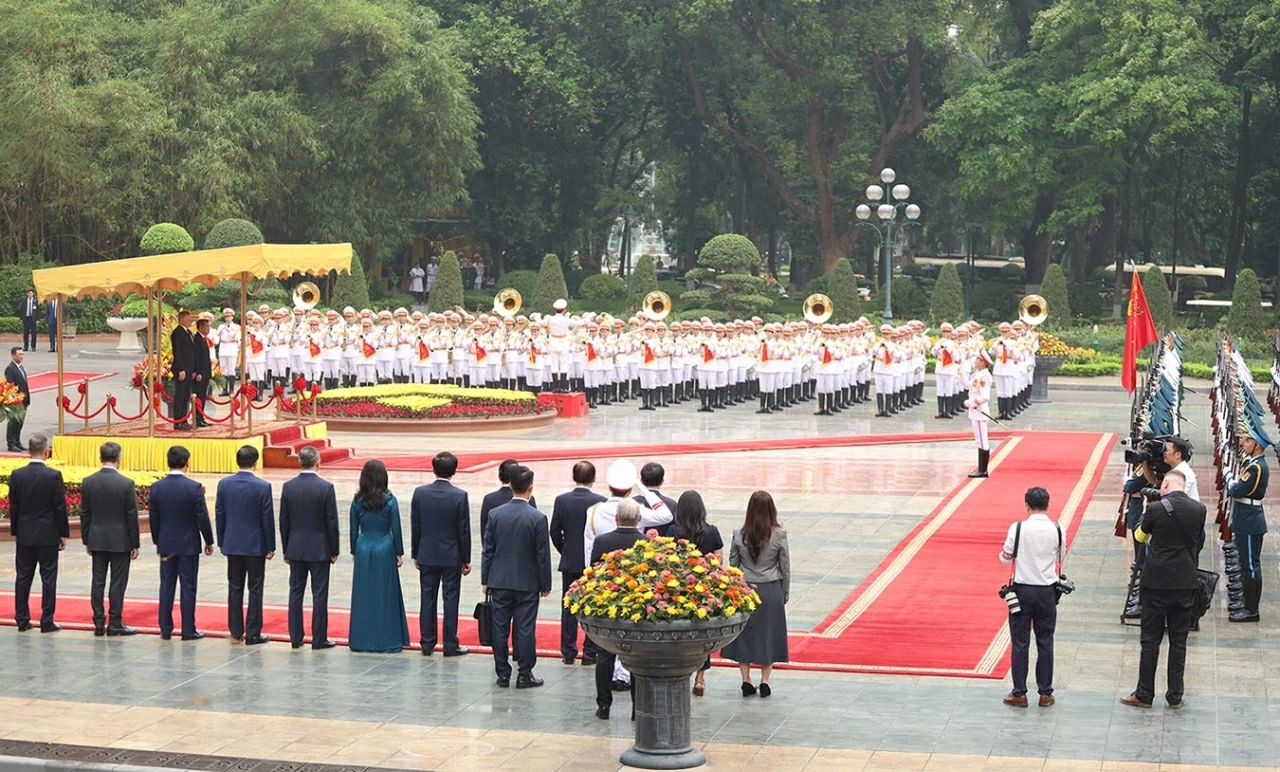 Welcome ceremony held for Slovak Prime Minister Robert Fico in Hanoi