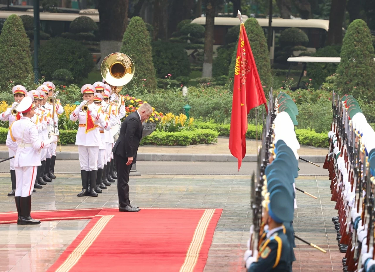 Welcome ceremony held for Slovak Prime Minister Robert Fico in Hanoi Welcome ceremony held for Slovak Prime Minister Robert Fico in Hanoi
