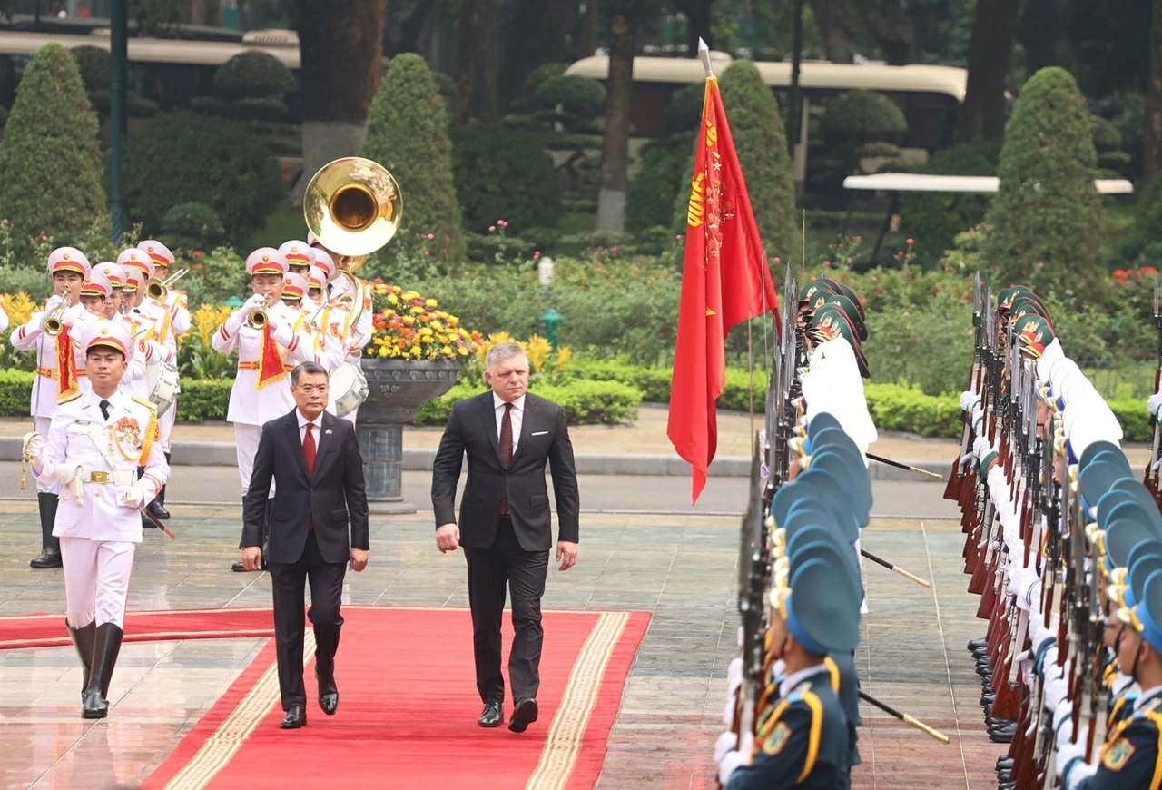 Welcome ceremony held for Slovak Prime Minister Robert Fico in Hanoi Welcome ceremony held for Slovak Prime Minister Robert Fico in Hanoi