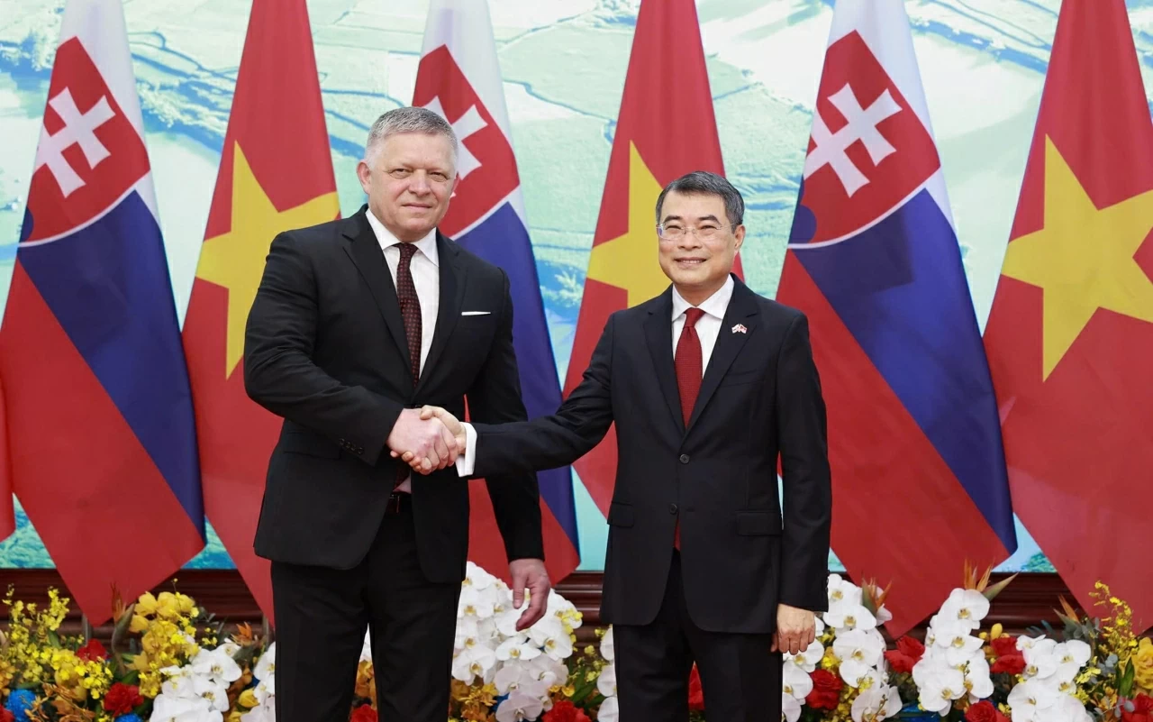 Slovak Prime Minister Robert Fico concludes official visit to Vietnam