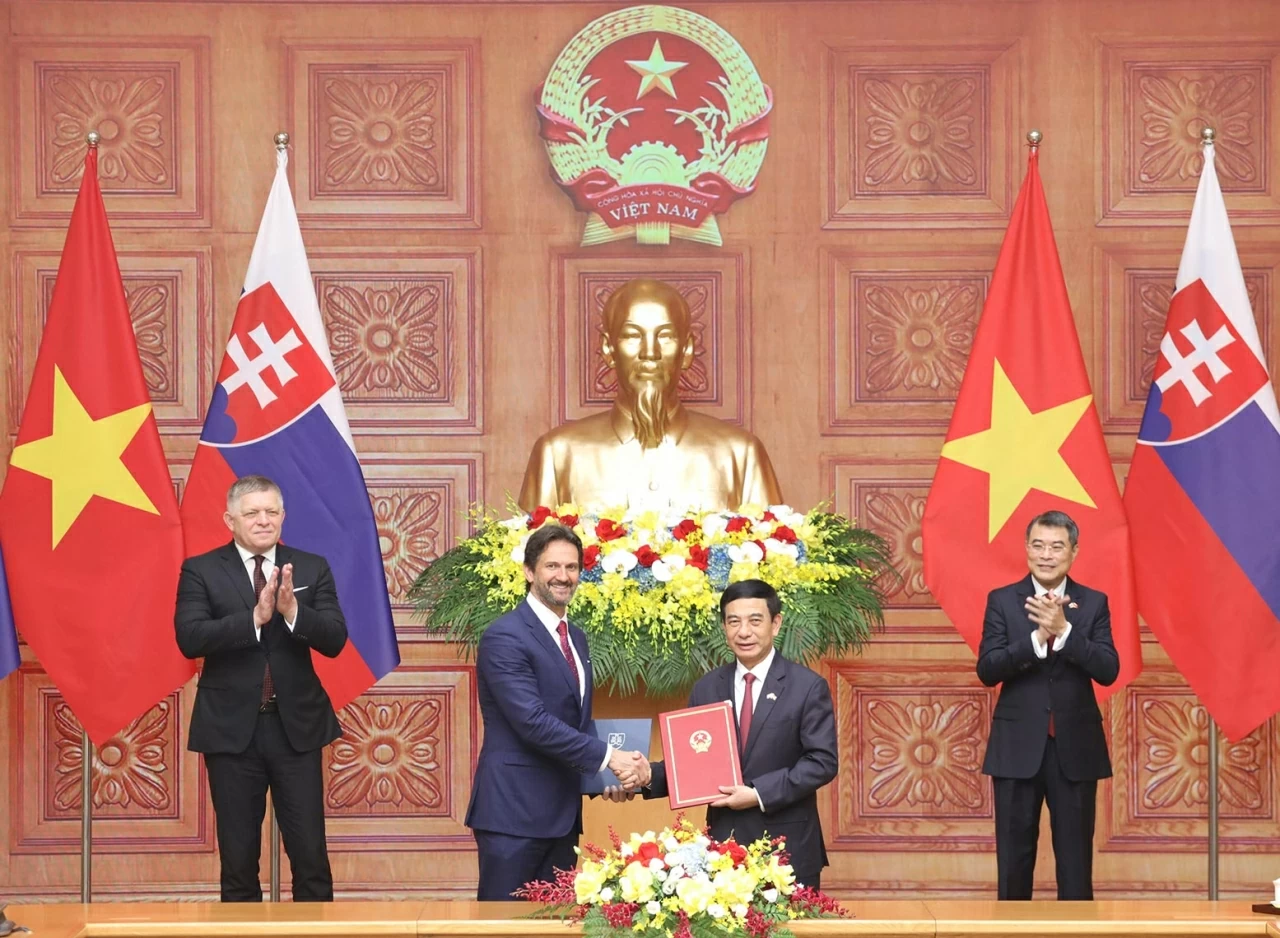 Vietnam and Slovakia upgrade relations to strategic partnership, sign multiple cooperation documents Vietnam and Slovakia upgrade relations to strategic partnership, sign multiple cooperation documents
