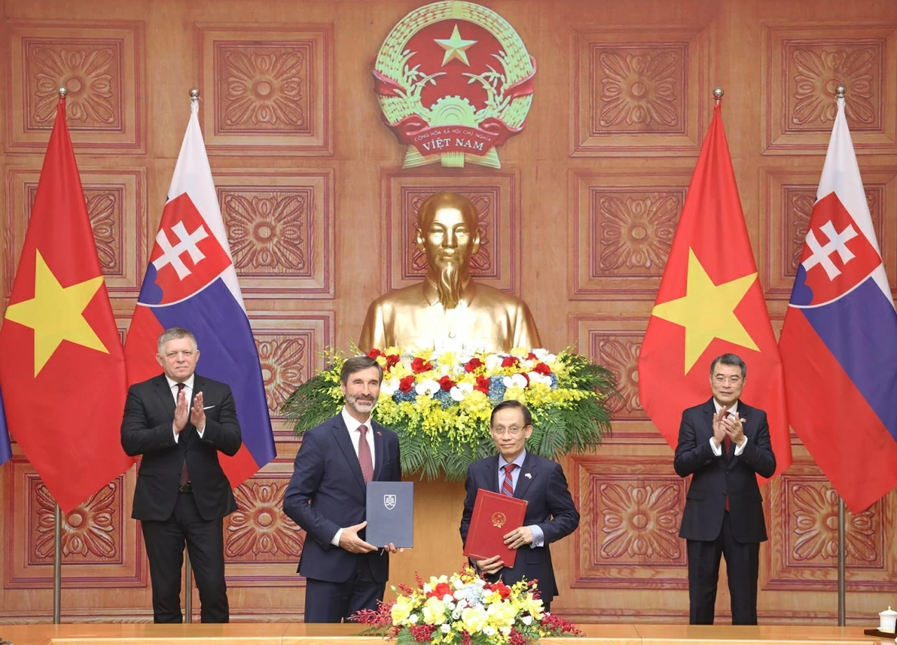 Vietnam and Slovakia upgrade relations to strategic partnership, sign multiple cooperation documents Vietnam and Slovakia upgrade relations to strategic partnership, sign multiple cooperation documents