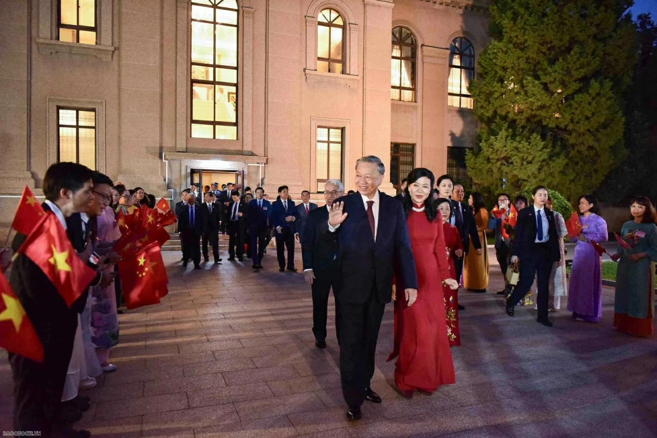 Vietnamese students in Beijing contribute to strengthening Vietnam–China friendship Vietnamese students in Beijing contribute to strengthening Vietnam–China friendship