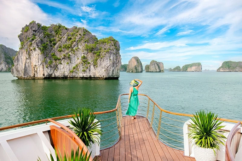 Top 5 Boutique Luxury Halong Bay Cruises for small groups
