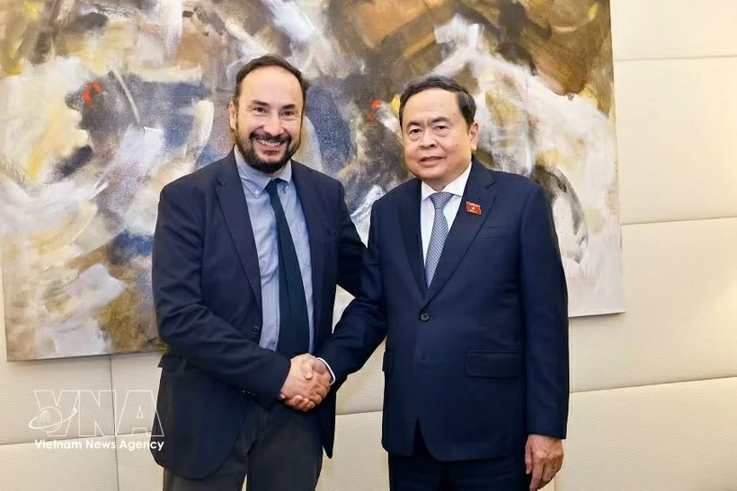 NA Chairman Tran Thanh Man meets Italy’s Communist Reconstruction Party leader in Rome