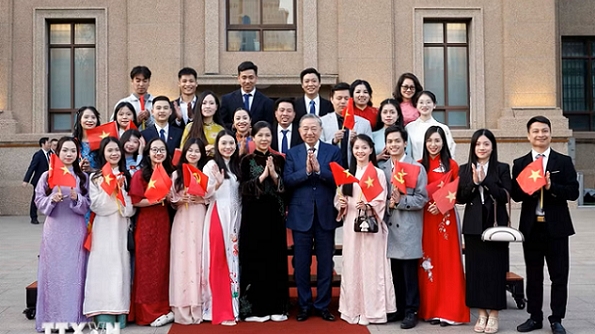 General Secretary, President To Lam's meeting with Vietnamese community in Beijing leaves strong impression on expatriates, students