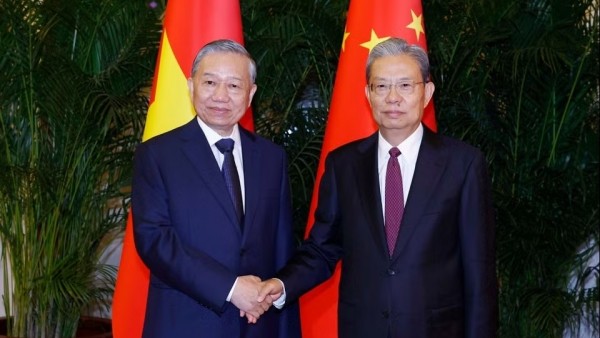 General Secretary, President To Lam meets with Chairman of China's National People's Congress Zhao Leji