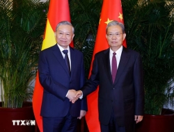 General Secretary, President To Lam meets with Chairman of China's National People's Congress Zhao Leji