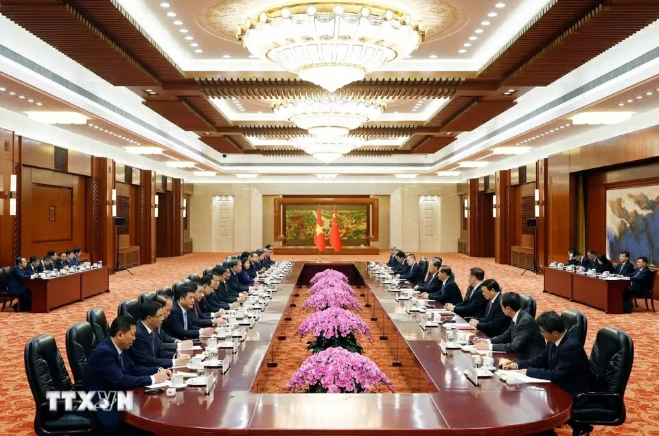 General Secretary, President To Lam meets with Chairman of China's National People's Congress Zhao Leji