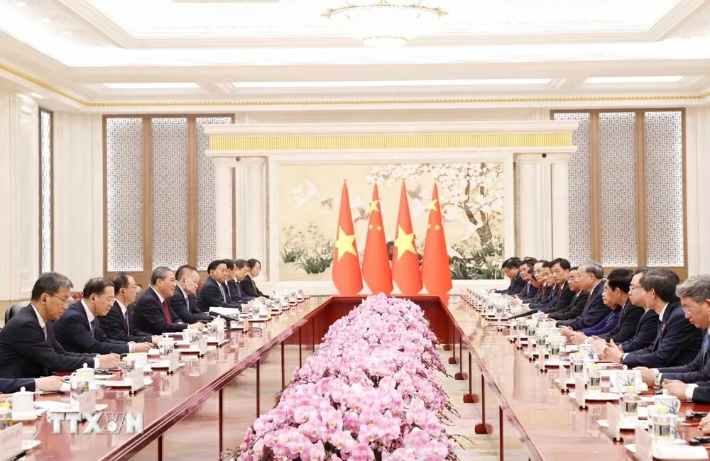 General Secretary, President To Lam meets Chinese Premier Li Qiang in Beijing