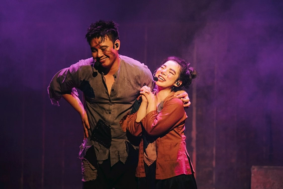 Musician Duong Cam and the “Laurel Wreath” of dedication: When Vietnamese musicals move beyond experimentation Musician Duong Cam and the “Laurel Wreath” of dedication: When Vietnamese musicals move beyond experimentation