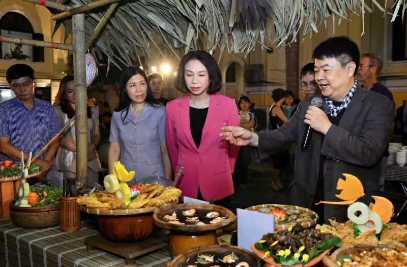 Hanoi city launches food safety information portal: Establishing an official hub, increasing transparency, and enhancing interaction Hanoi city launches food safety information portal: Establishing an official hub, increasing transparency, and enhancing interaction