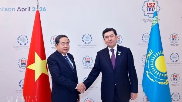 NA Chairman Tran Thanh Man meets with Kazakhstan’s Lower House Speaker in Türkiye