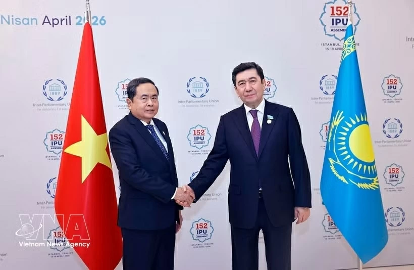 NA Chairman Tran Thanh Man meets with Kazakhstan’s lower house speaker in Türkiye