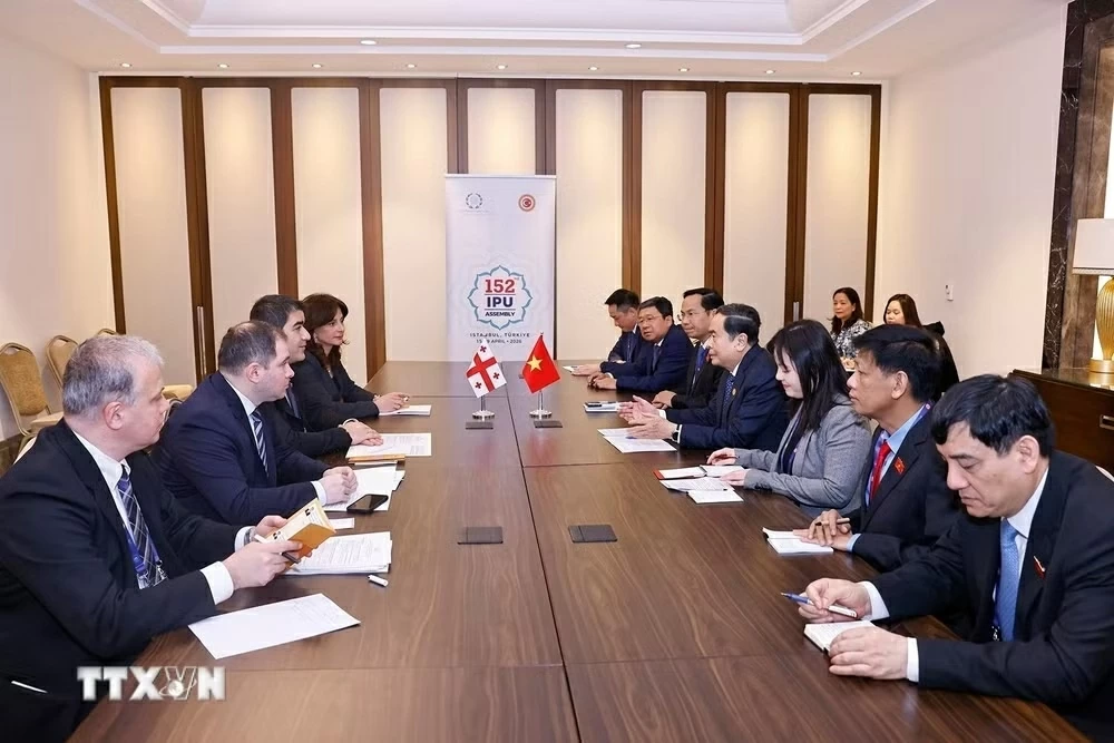 NA Chairman Tran Thanh Man meets Georgian Parliament Speaker at IPU-152 General Assembly