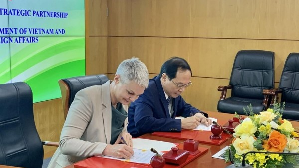 Vietnam-Norway sign Memorandum of Understanding on Green Strategic Partnership