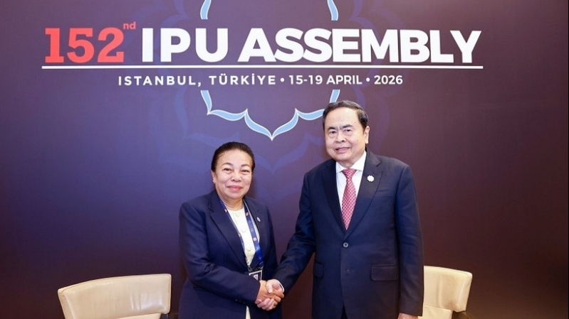 NA Chairman Tran Thanh Man meets with Vice President of the Lao NA Sounthone Xayachack