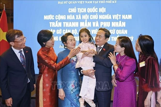 National Assembly Chairman Tran Thanh Man meets Vietnamese community in Turkey