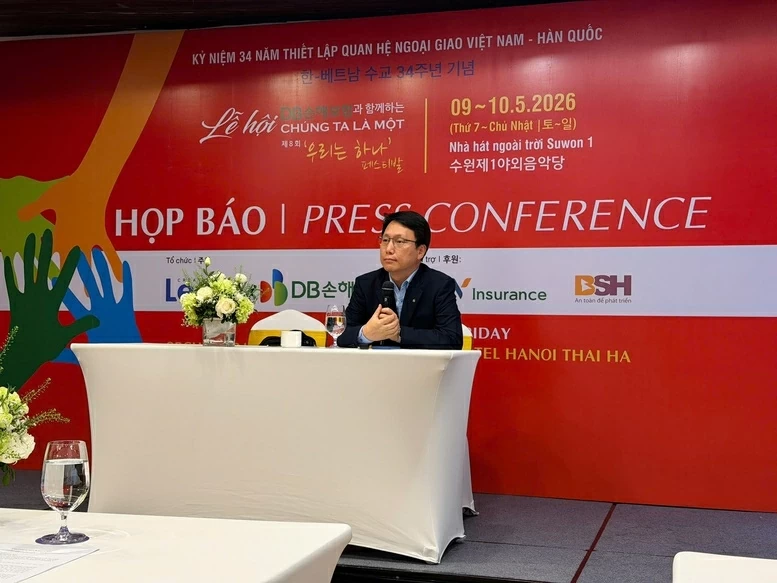 Various cultural and artistic activities focused on community at the 8th 'Chung ta la mot – We are together' Festival