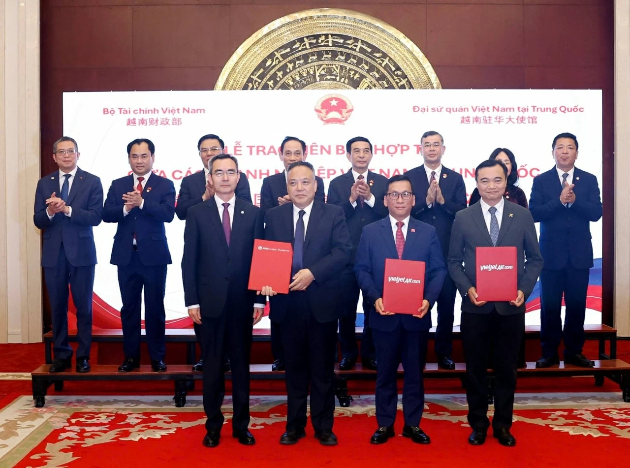 Vietjet and AVIC Cabin Systems enter comprehensive cooperation in aircraft interiors and aviation supporting industries