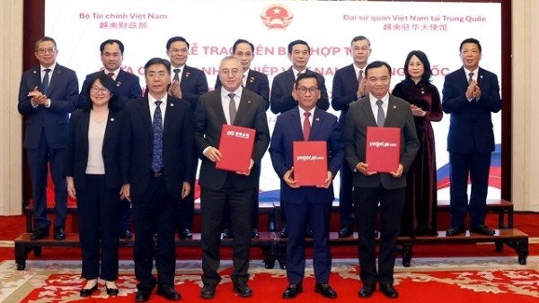 Vietjet and SPDB Financial Leasing sign agreement for finance lease of 10 COMAC aircraft