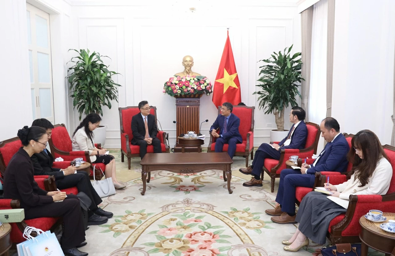 Enhancing business connectivity, promoting ASEAN – China investment: Deputy FM Nguyen Minh Vu