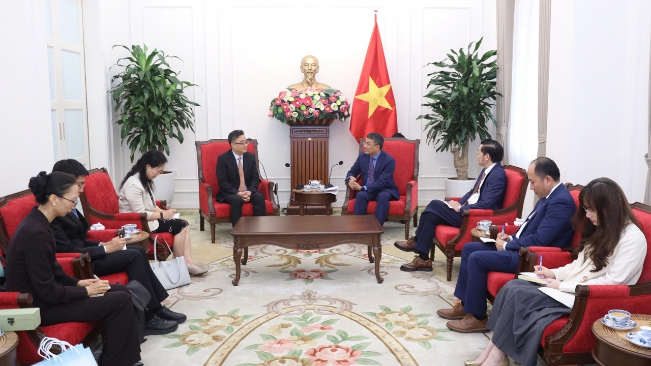 Enhancing business connectivity, promoting ASEAN – China investment: Deputy FM Nguyen Minh Vu