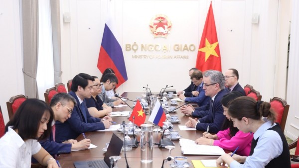 Vietnam-Russia strengthen international information security cooperation following the Hanoi Convention: Deputy FM Le Anh Tuan