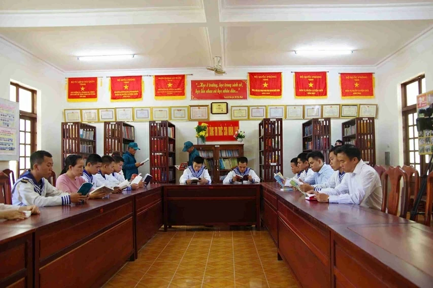 Spreading the reading culture in Truong Sa special zone Spreading the reading culture in Truong Sa special zone