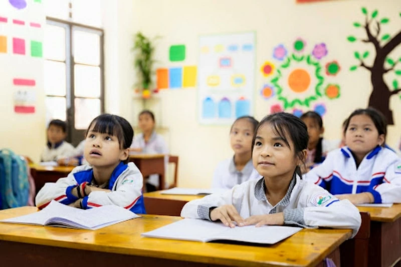 The open class contributes to narrowing the educational gap between regions.