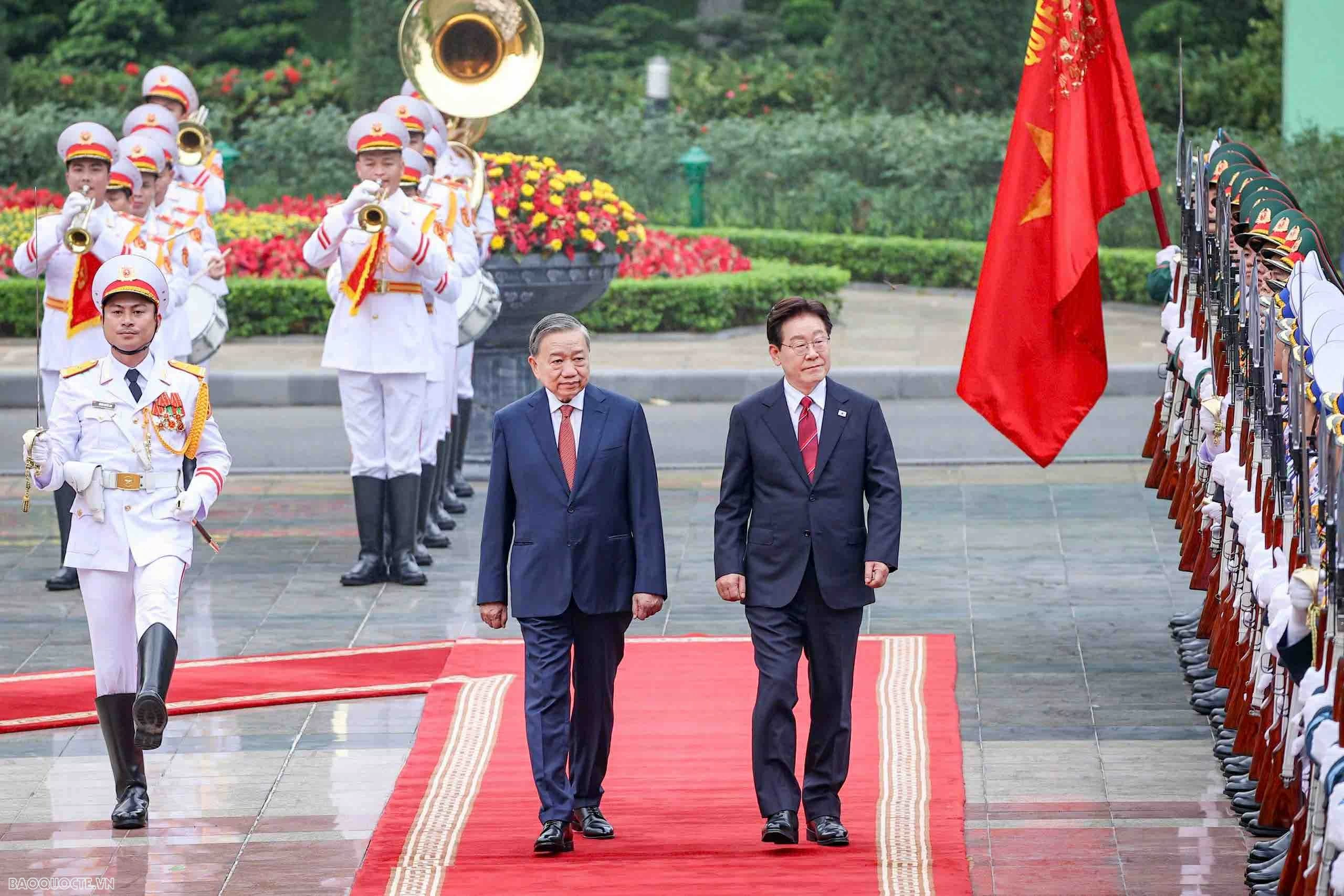 Welcome ceremony held for RoK President Lee Jae Myung and his spouse in Hanoi