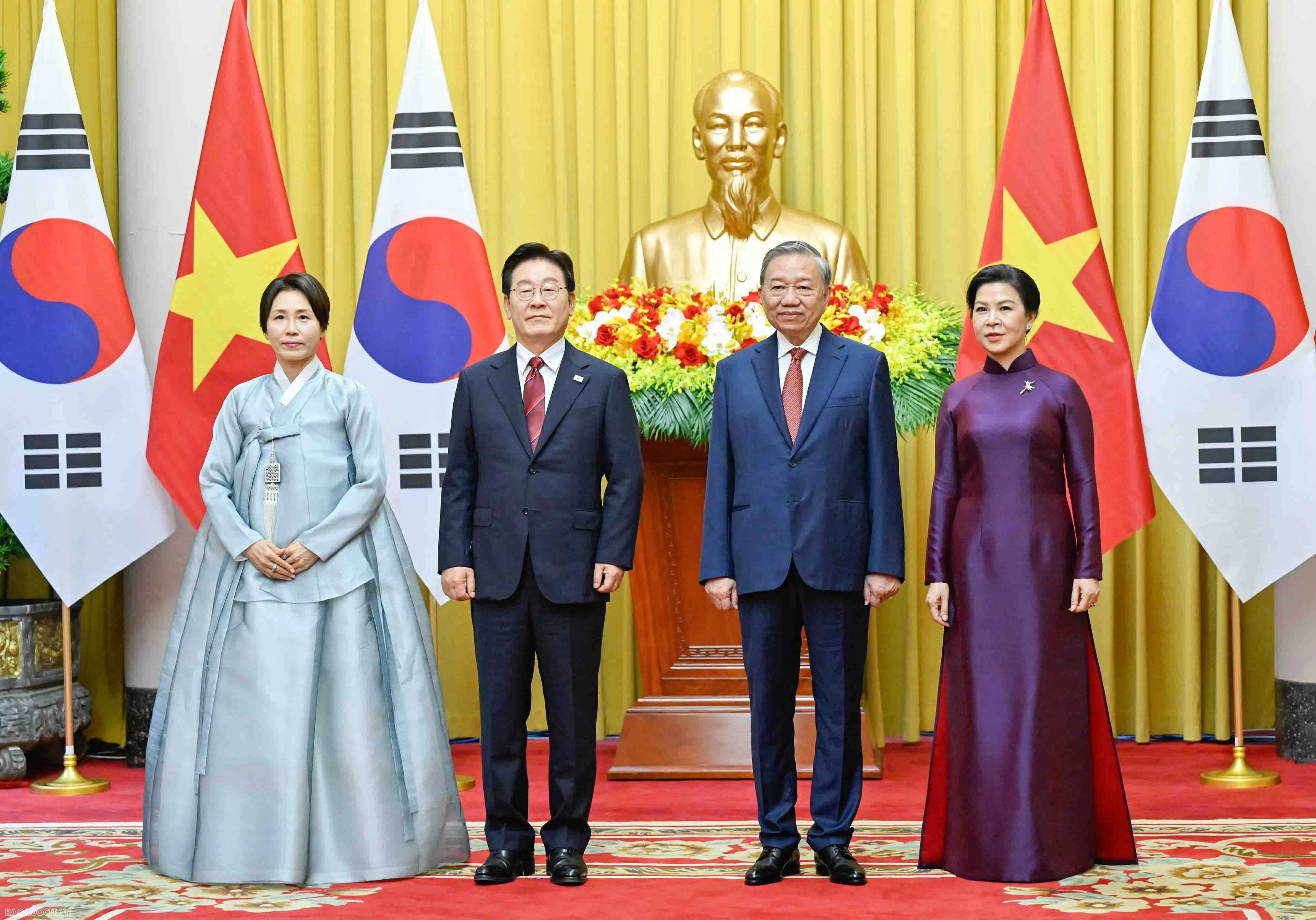 Welcome ceremony held for RoK President Lee Jae Myung and his spouse in Hanoi