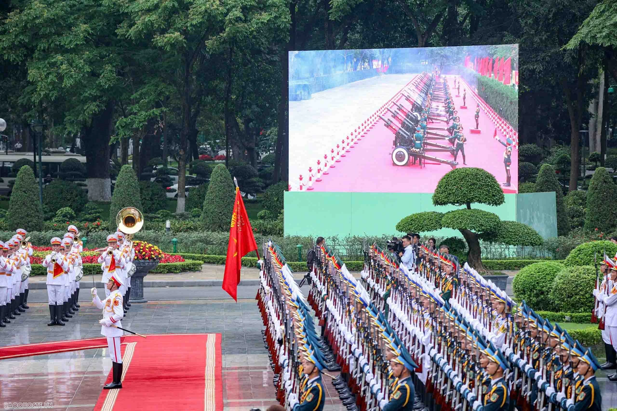 Welcome ceremony held for RoK President Lee Jae Myung and his spouse in Hanoi