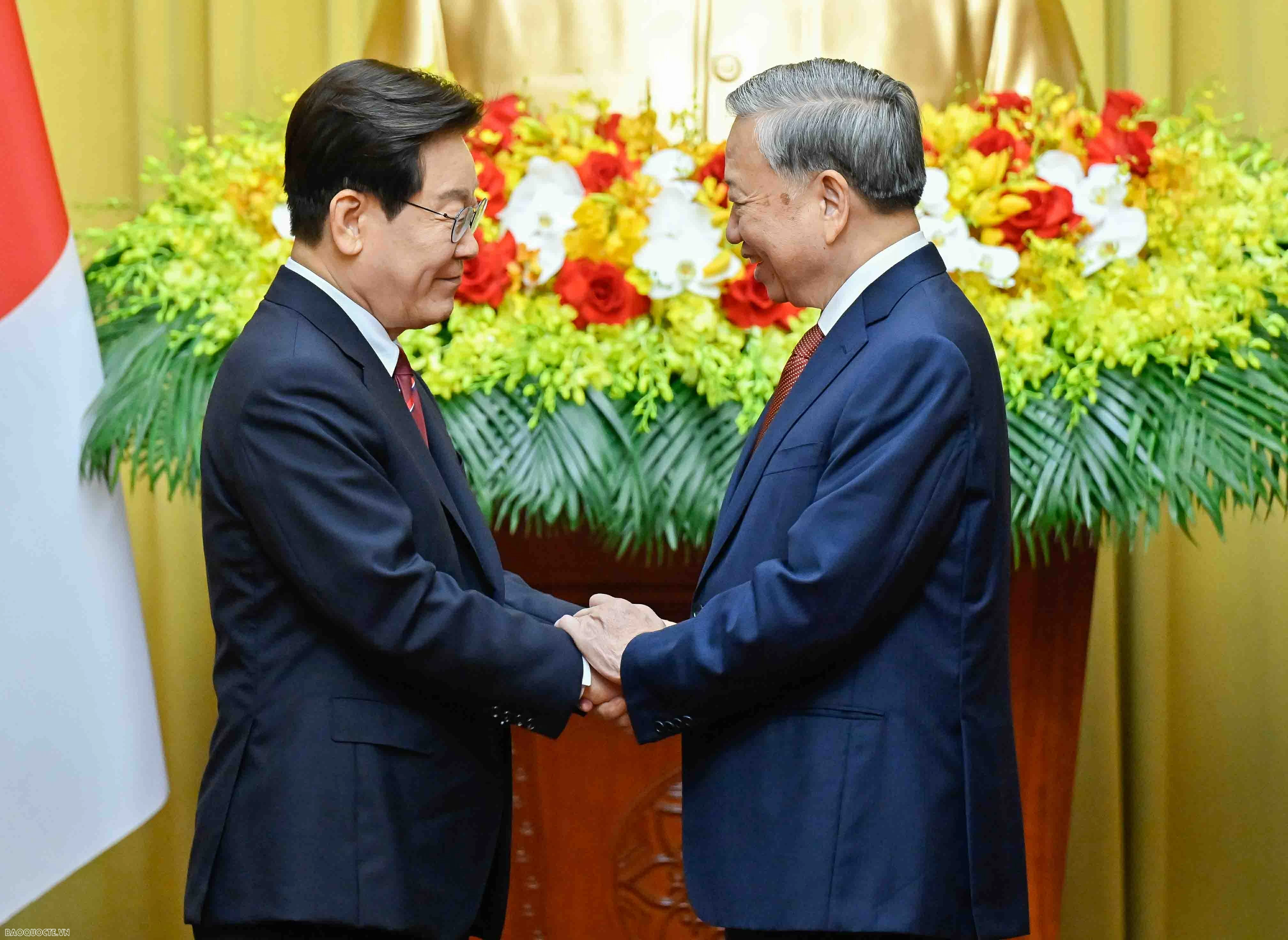General Secretary, President To Lam holds talks with RoK President Lee Jae Myung in Hanoi General Secretary, President To Lam holds talks with RoK President Lee Jae Myung in Hanoi