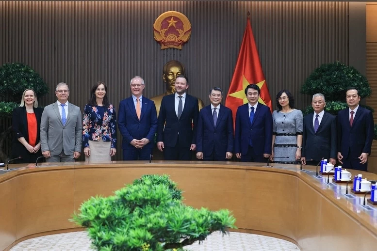 Prime Minister Le Minh Hung receives Estonian Foreign Minister Margus Tsahkna
