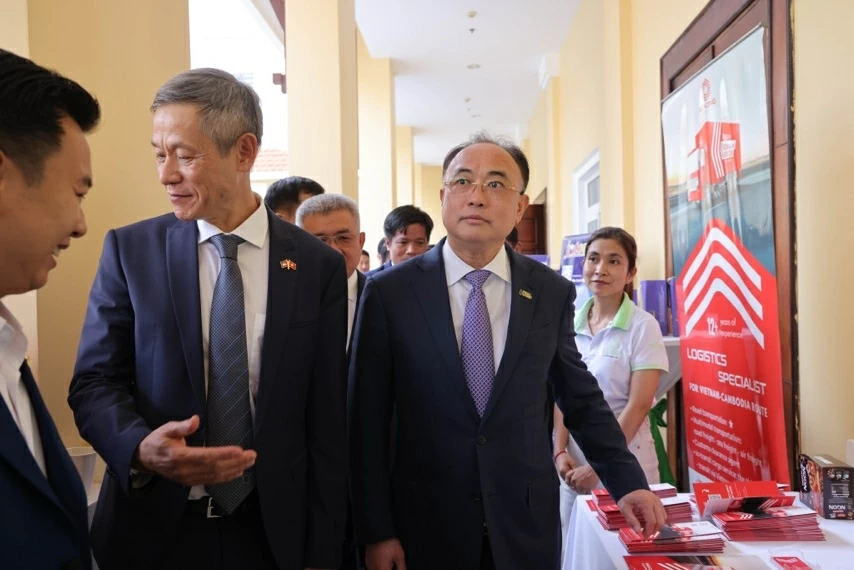 Vietnamese Embassy, VCBA co-host Business Dialogue 2026 in Cambodia