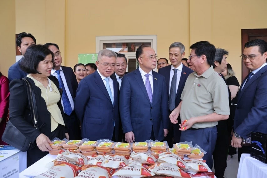 Vietnamese Embassy, VCBA co-host Business Dialogue 2026 in Cambodia