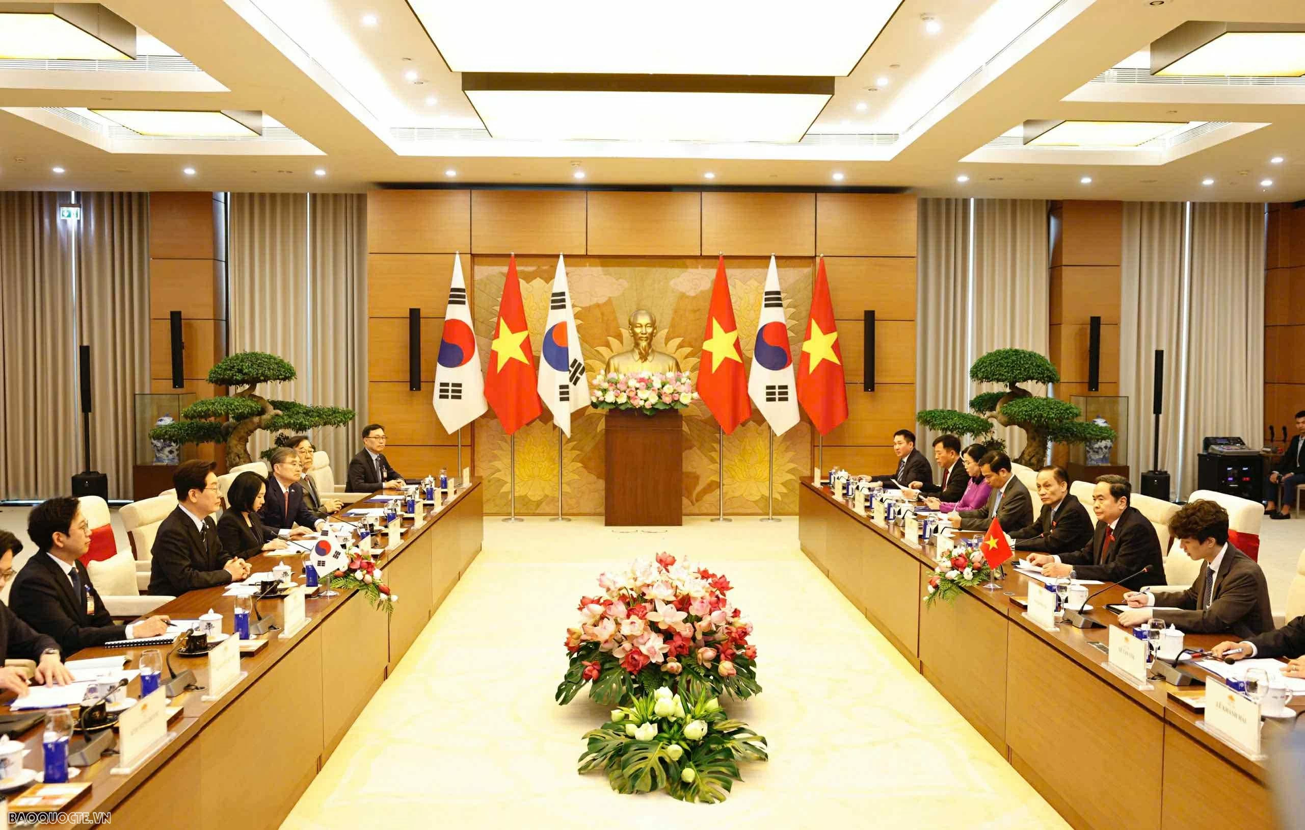 NA Chairman Tran Thanh Man meets RoK President Lee Jae Myung